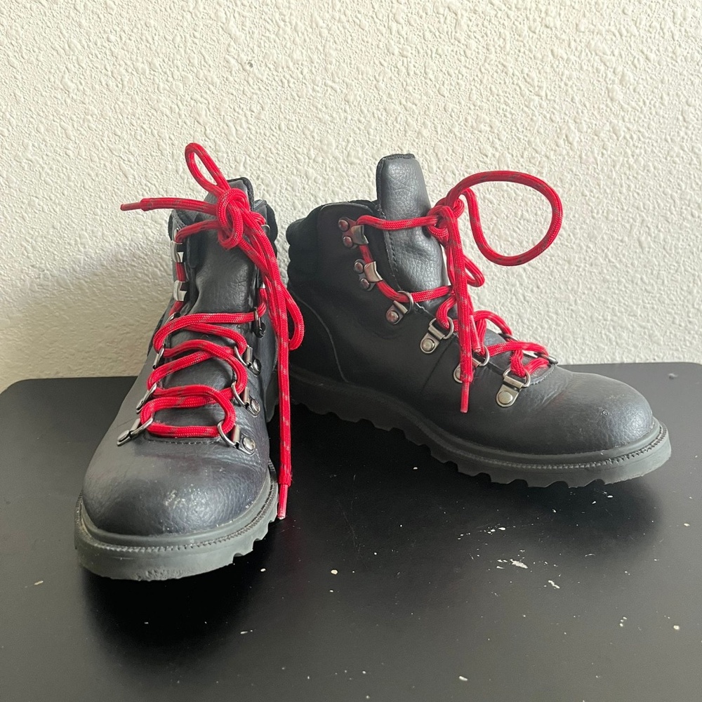 Sorel Unisex Madson Black Waterproof Hiker Boots Size 2 Style NY2994-010 - Picture 5 of 8